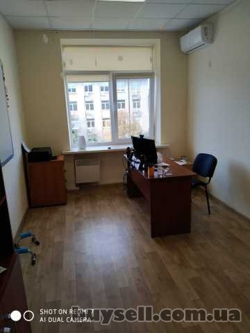 Сдам.  Офис,  33,  34,  50 м. кв.  центр,  площ. Троицкая.