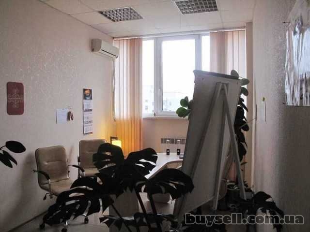 Сдам.  Офис 90 м. кв.  угол пр. Леси Украинки и ул. Надежды Алексеенко