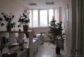 Сдам.  Офис 90 м. кв.  угол пр. Леси Украинки и ул. Надежды Алексеенко