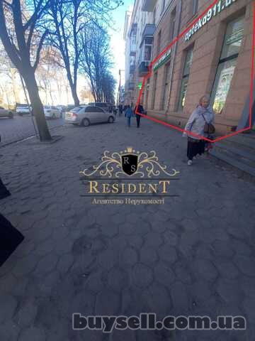 Здам магазин в Центрі.   Яворницького,  червона лінія,  Окремий вхід