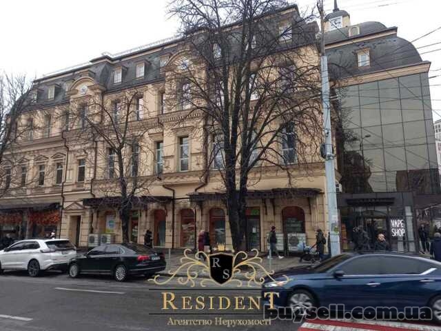 Здам острівець в БЦ на  Барикадній 1