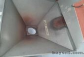 Две производственные вытяжки,  мойка и два вытяжных мотора (улитки)  –