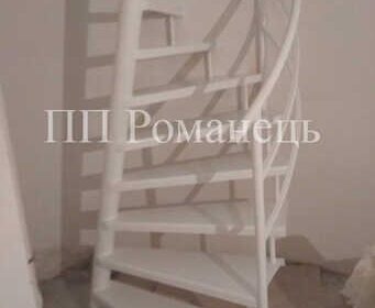 gvintovi_shodi_z_nahilenoyu_vissyu_shodi_1m2_lesnica_1m2_4042618