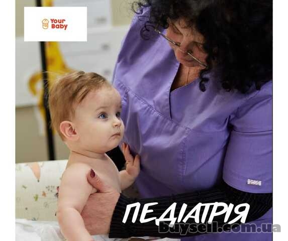 Лікар-педіатр в медичному центрі Your baby.