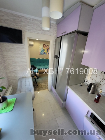 Продам 3 к.  кв.   пр.  Тракторостроителей,   ост.  Л.  Толстого