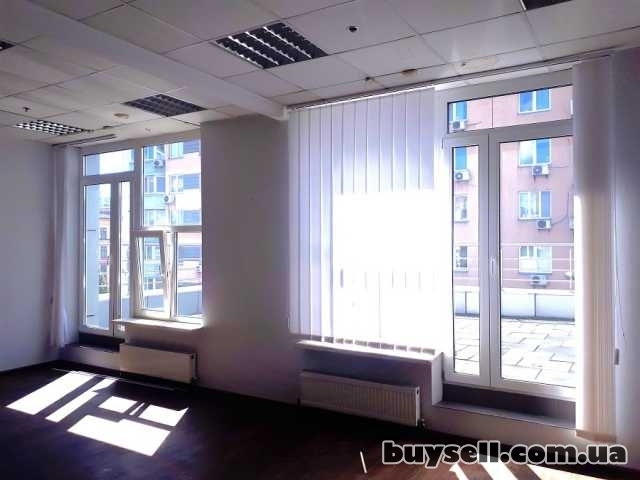 БЕЗ %   Аренда офиса 1500 м,  ул. Раисы Окипной 8 Б,  бизнес центр