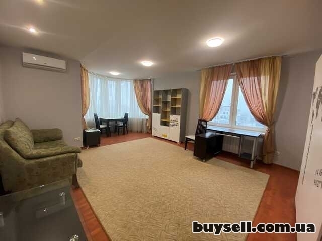 Без%,  Здам 2 рівневу 258 м2,  ремонт,  Освіти 14а,  Севастопольська,