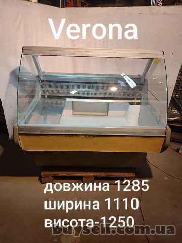 Гастрономічна холодильна вітрина