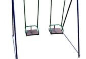 Качели металлические двухместные уличные высокие для всей семьи.