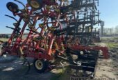 Культиватор Bourgault 8810 + бункер для внесення добрив Bourgault 6350