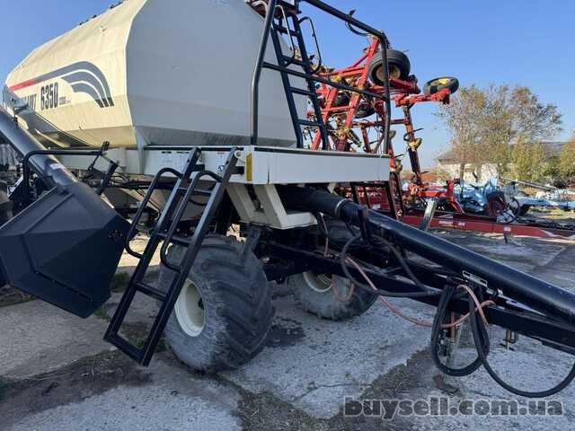 Культиватор Bourgault 8810 + бункер для внесення добрив Bourgault 6350