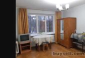 м. Академгородок 2мин. Сдам 1к.  квартиру.