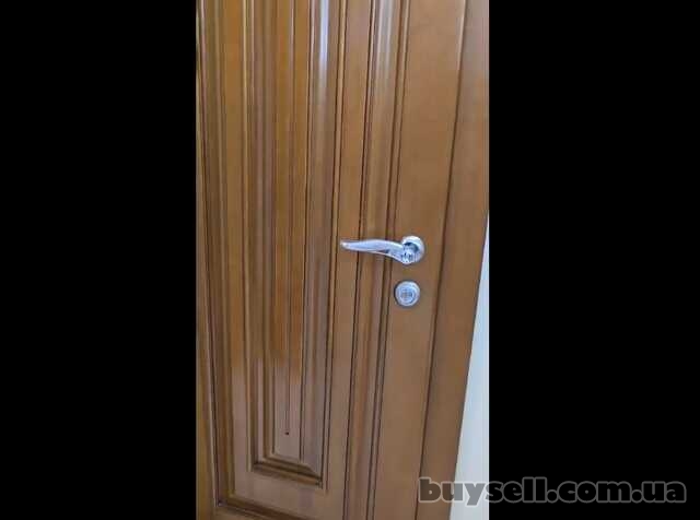 м. Университет. Продам 2х ком. квартиру. Торг.