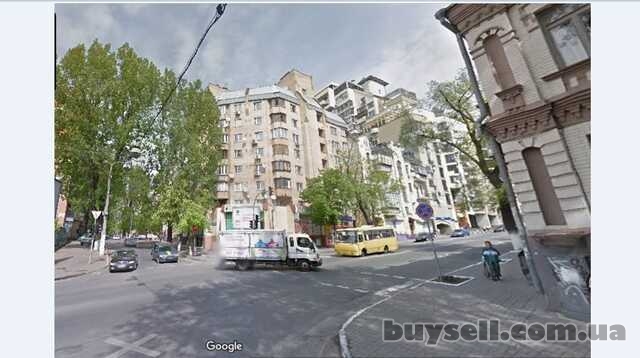 м. Университет. Продам 2х ком. квартиру. Торг.