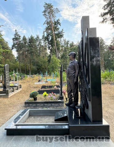 Пам’ятник загиблого льотчика,  виготовлення надгробків та скульптур дл