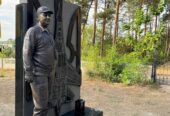 Пам’ятник загиблого льотчика,  виготовлення надгробків та скульптур дл