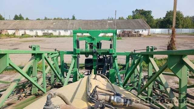 прічипний обприскувач John Deere740