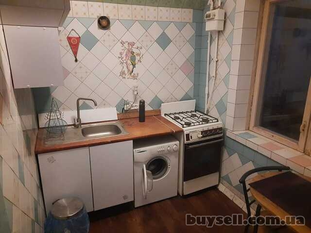 Продам  1 кімнатну квартиру по вул.  Зодчих