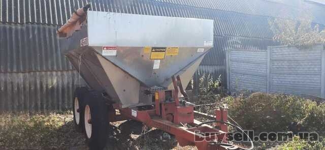Розкидач мінеральних добрив AG-600