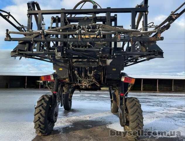 Самохідний обприскувач Challenger