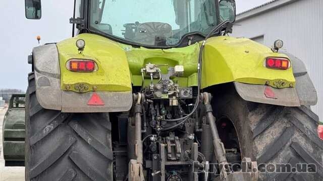 трактор  CLAAS Axion 940