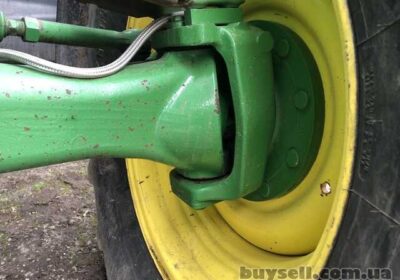 kiev-traktor_John_Deere_6210R_4040395