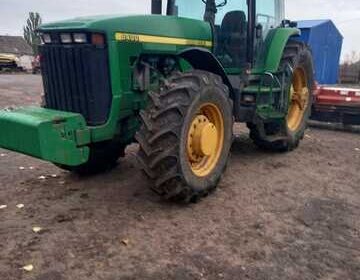 kiev-traktor_John_Deere_8400_4040404