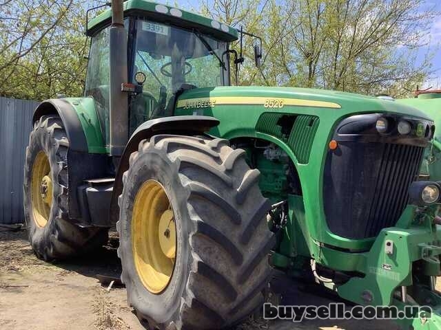 трактор John Deere 8520