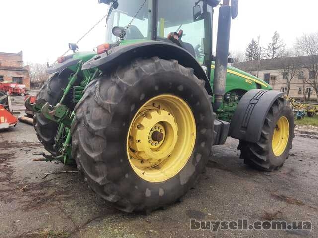 трактор John Deere 8530