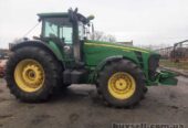 трактор John Deere 8530