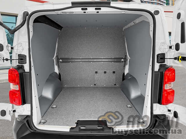 Вантажопасажирський Peugeot Expert,  Citroen Jumpy та Opel Vivaro