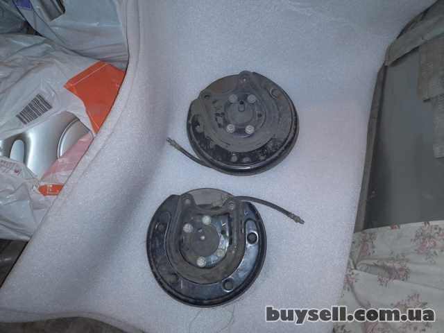 Заднi cтупицi MR 594142 Mitsubishi Colt 2004-2010р