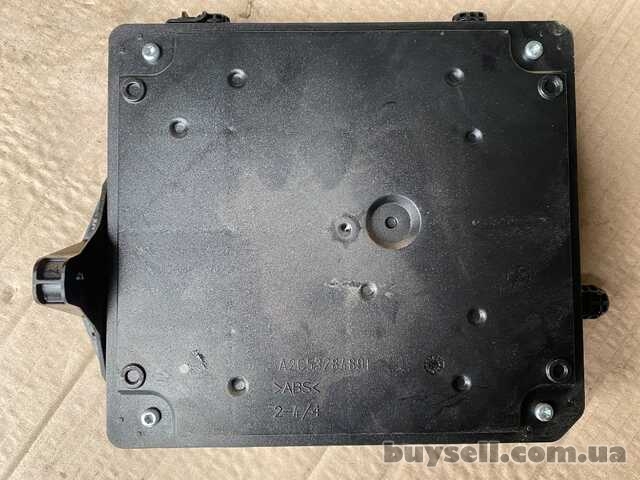 Блок комфорта BCM Renault Megane III 2008-2015 (284B17882R)