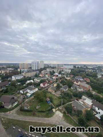 Продам дешево 2-х кім.  кв.  -75 М2,  здана –ціна 830 $ за м2..