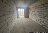 Продам дешево 2-х кім.  кв.  -75 М2,  здана –ціна 830 $ за м2..