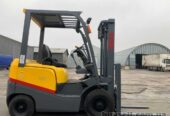 Вилковий автонавантажувач TCM на 1. 5 тонни,  з напрацюванням 2163 м/г