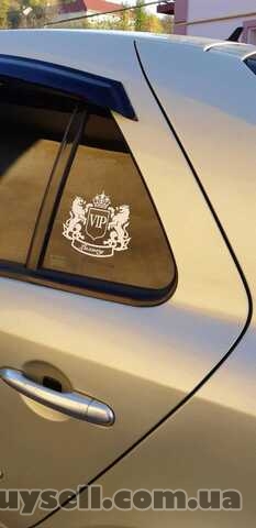 Наклейка VIP Белая светоотражающая на авто или мото