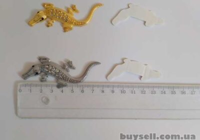 nakleyka_metallicheskaya_krokodil_ukrashenie_kuzova_salona_avto_4048956
