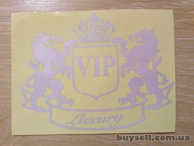 Наклейка на авто-мото VIP Белая светоотражающая