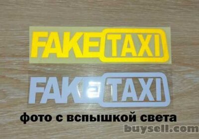 nakleyka_na_avto_FakeTaxi_belaya_zheltaya_svetootrazhayuschaya_tyuning_avto_4051161