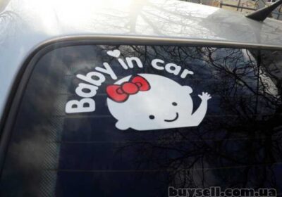 nakleyka_na_avto_devochka_belaya_svetootrazhayuschaya_4051249