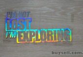 Наклейка на авто im not lost im exploring переводится Я не потерялся,