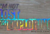 Наклейка на авто im not lost im exploring переводится Я не потерялся,
