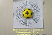 Наклейка на авто Мячик в окне авто жёлтый футбольный наклейка прикол