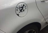 Наклейка на авто на крышку бака авто Черная