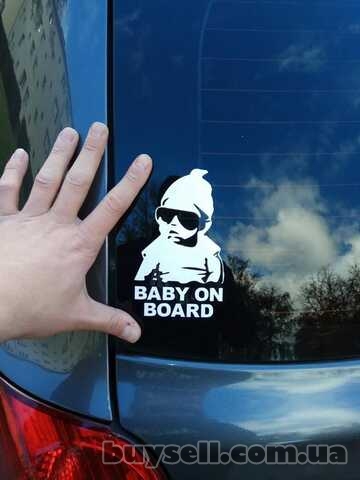 Наклейка на авто Ребенок в машине"Baby on board" Белая свето