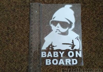 nakleyka_na_avto_rebenok_v_mashine_Baby_on_board_bolshaya_svetootrazhayusch_4051081