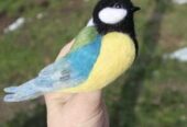 Брошка войлочна синичка птичка валяна з шерсті підвіска іграшка  пьах