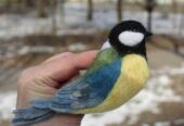 Брошка войлочна синичка птичка валяна з шерсті підвіска іграшка  пьах