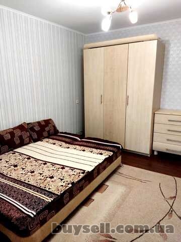 Продам 1- ком.  Королева / Вильямса.  Кирпич.  Мебель,  техника.